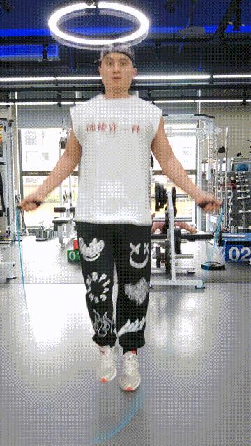 有氧跳绳减脂跟练,减脂跳绳是单脚跳还是双脚跳绳