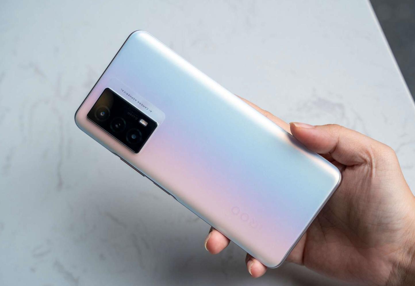 预算1500元选这三款手机准不会错,2000内12+256g手机哪款最值得入手