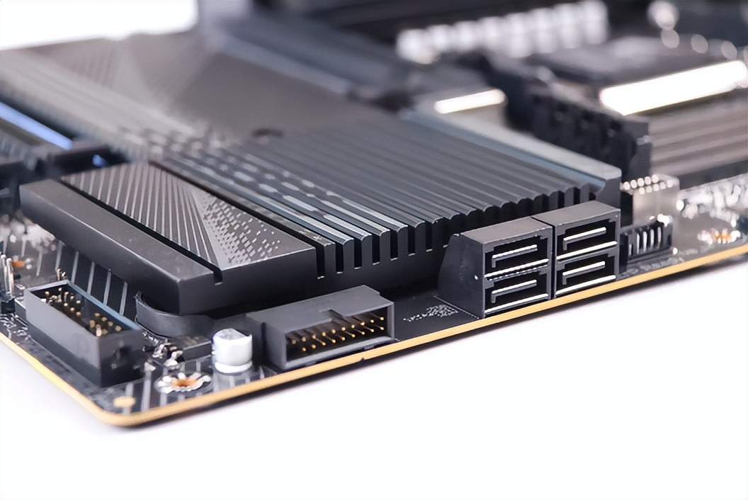 技嘉x670和b650主板区别,技嘉x670小雕支持固态pcie5.0