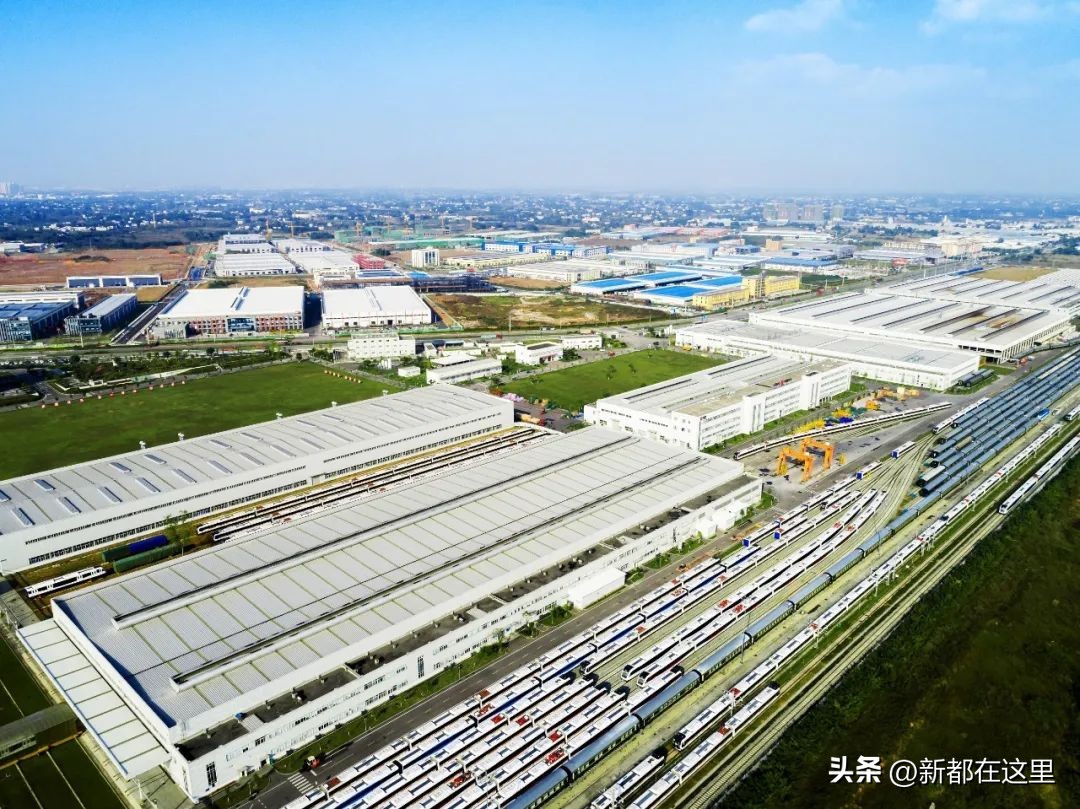 非凡十年路再启新征程,非凡十年铸辉煌踔厉奋发谱新篇