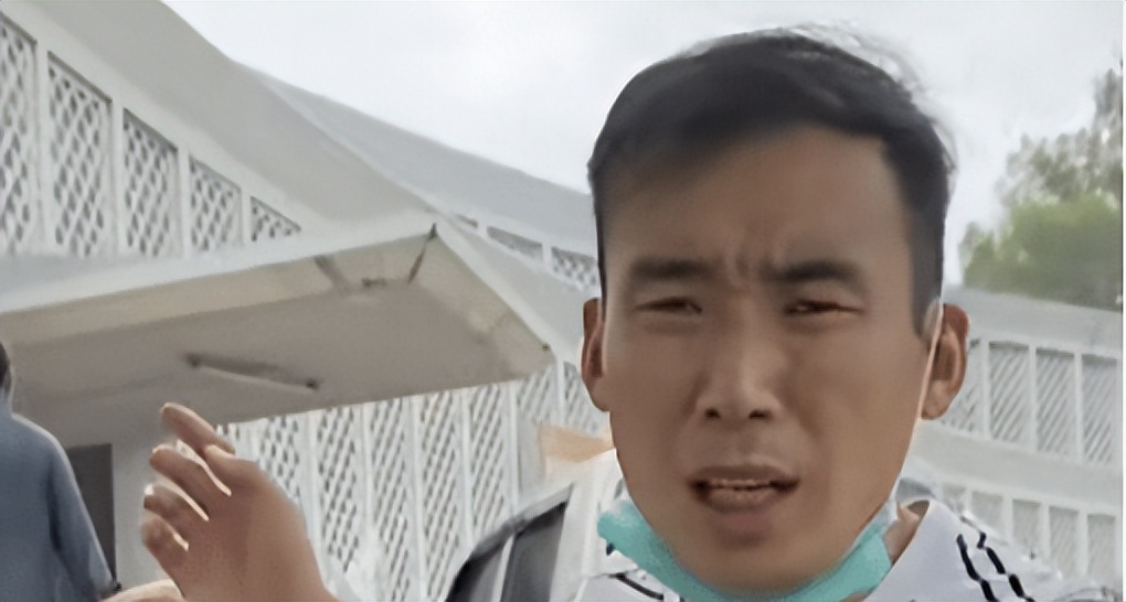 年入100万的河南小伙变穷光蛋，凭借厨师手艺，在巴基斯坦当村长