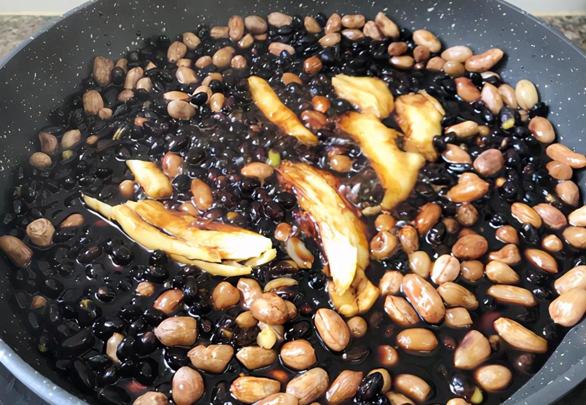 女性黑眼圈好重吃什么可以调理,女人补黑眼圈最好的食物