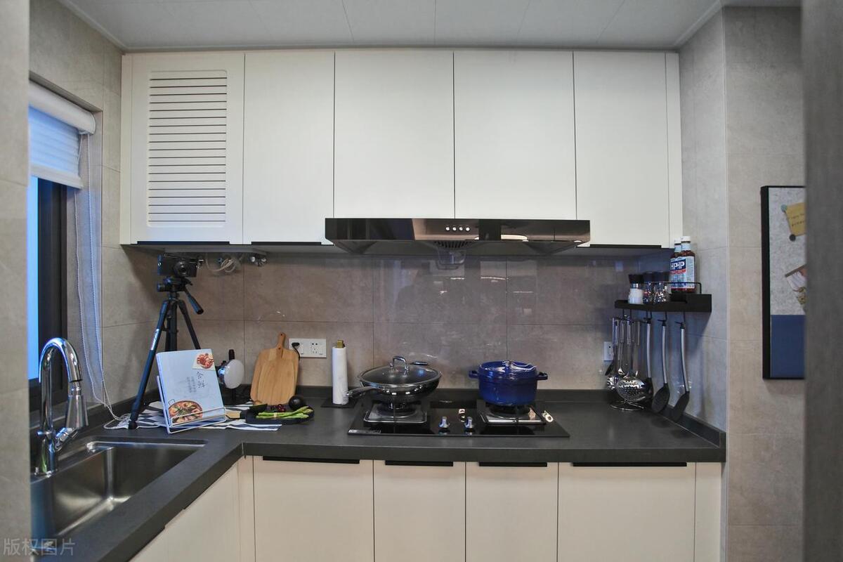 新房在装修选购多大油烟机,选购油烟机要注意烟管口径