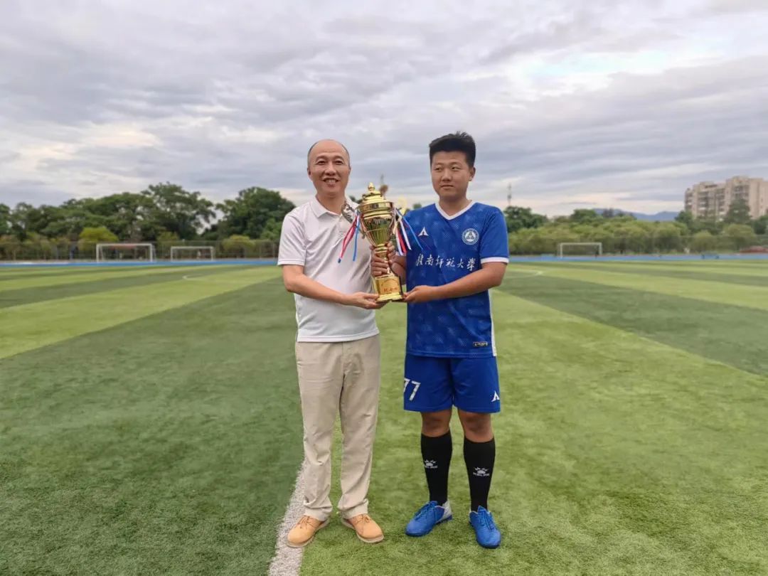 以球会友友谊赛,以球会友齐聚足球比赛