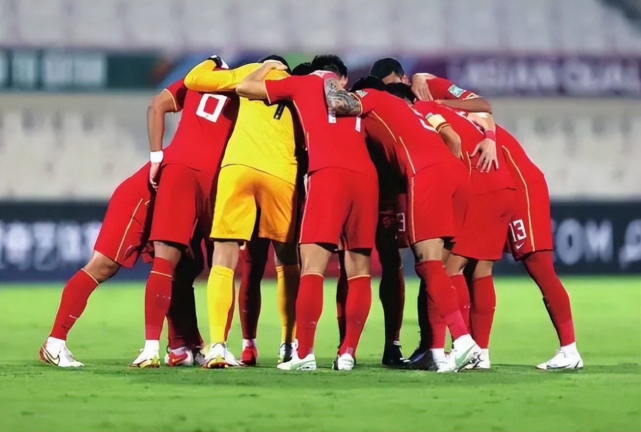 李霄鹏足球生涯,李霄鹏爆冷成为主教练