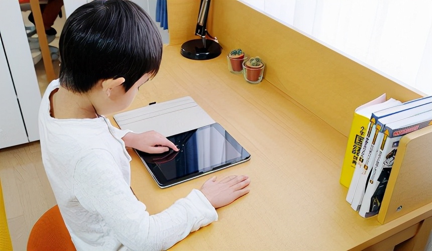 儿童书桌上的好物推荐,儿童书桌推荐7-12岁品牌