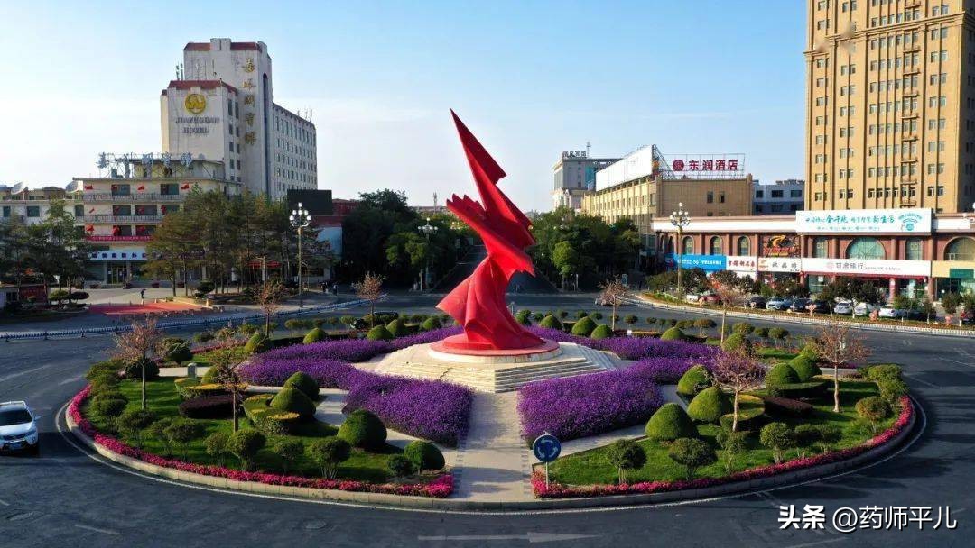 最美嘉峪关城市雕塑都在这里,嘉峪关景区拍照互动性雕塑