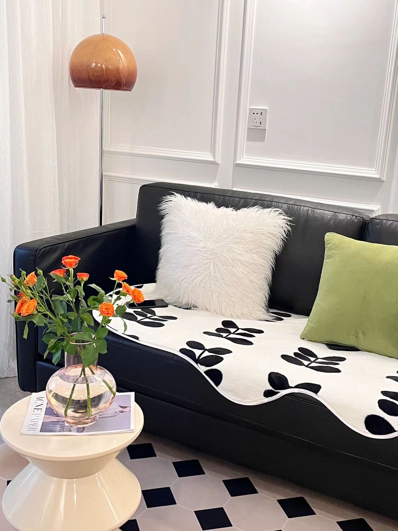 我妈说，皮沙发总算不冷冰冰啦