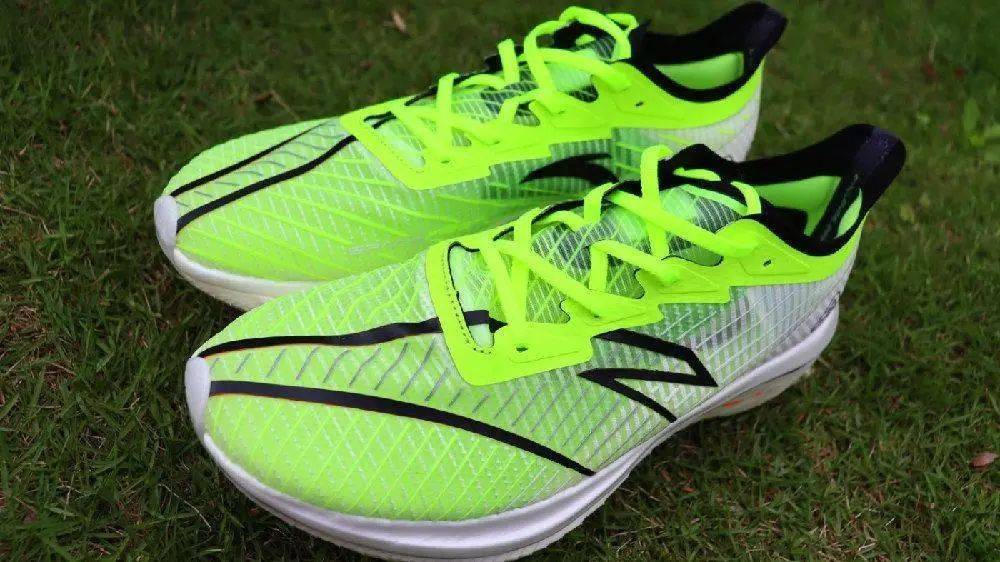 抄袭运动鞋,安踏和李宁运动鞋对比