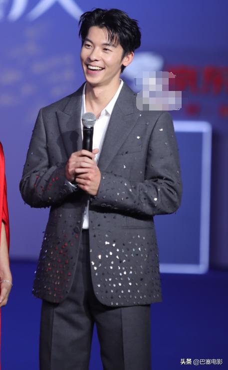 明星舞台唱歌谢霆锋张柏芝,明星与谢霆锋同框