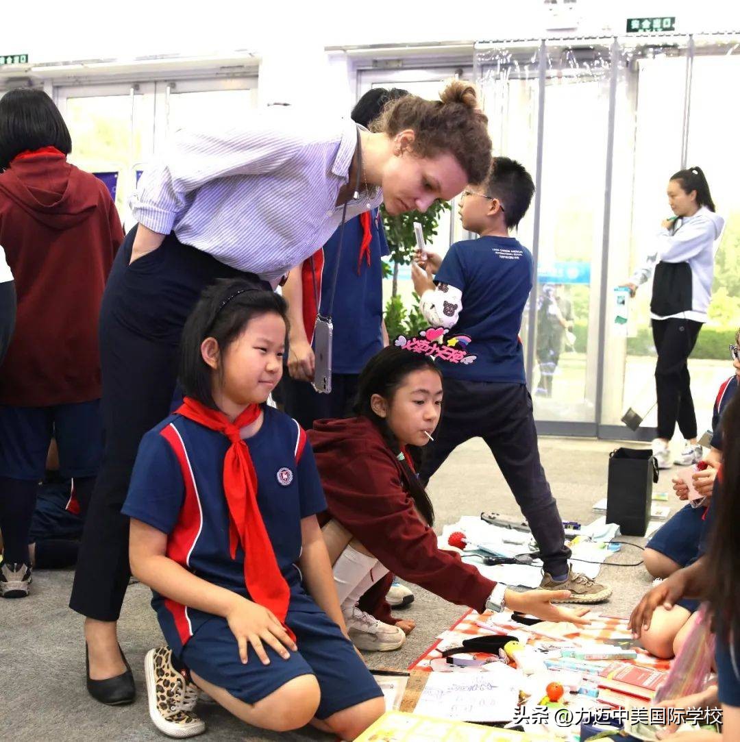 小学生爱心义卖暖人心,以爱为名的义卖