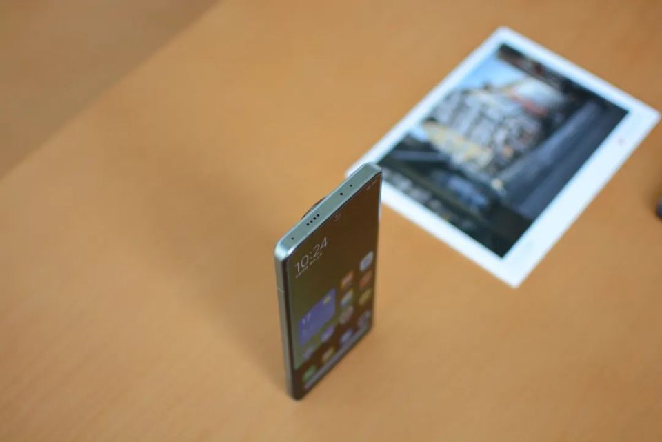 苹果14plus与小米13ultra怎么选,苹果14pro和小米13ultra选哪个