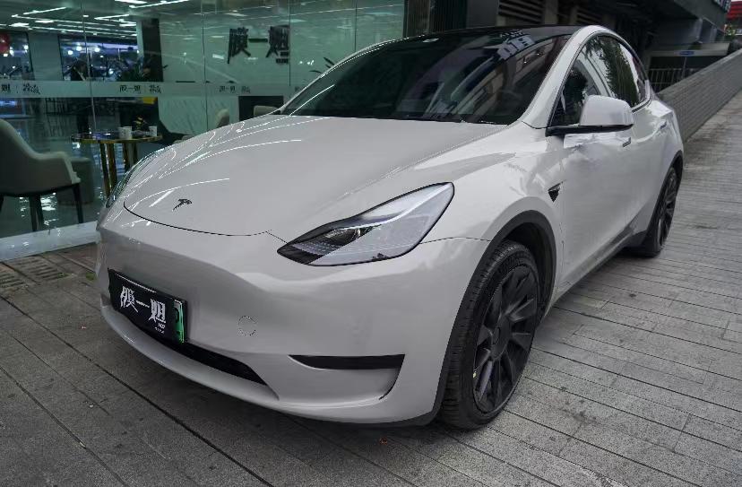 正规的汽车贴膜车衣一般多少钱,汽车贴膜一般多少钱自己贴