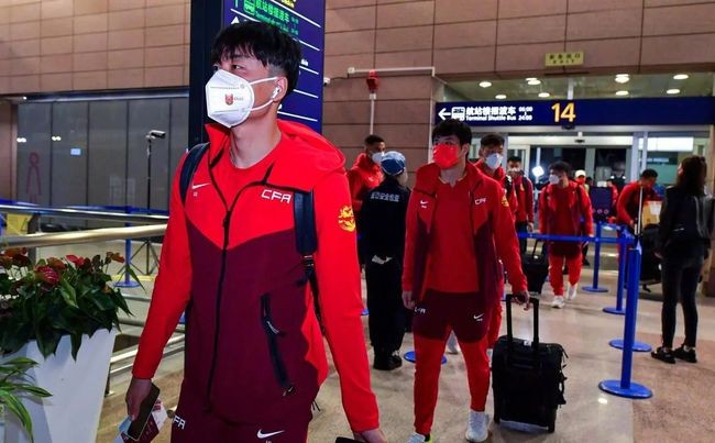 中国男足1-3不敌韩国,中国男足1:3完败于越南