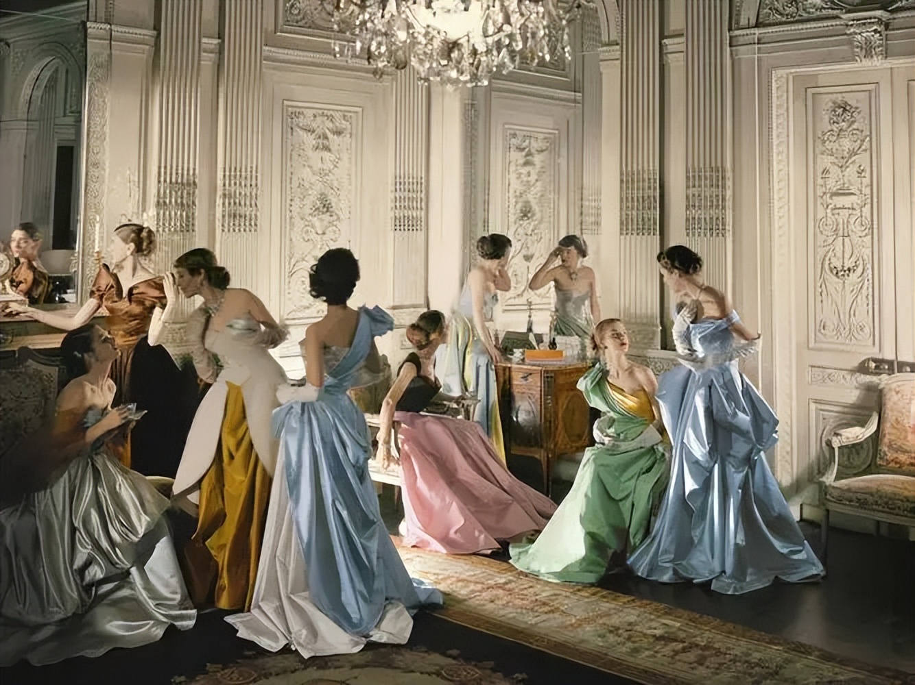 15人拼单3000一夜，名媛群聊天截图曝光，撕开当下社会虚伪遮羞布