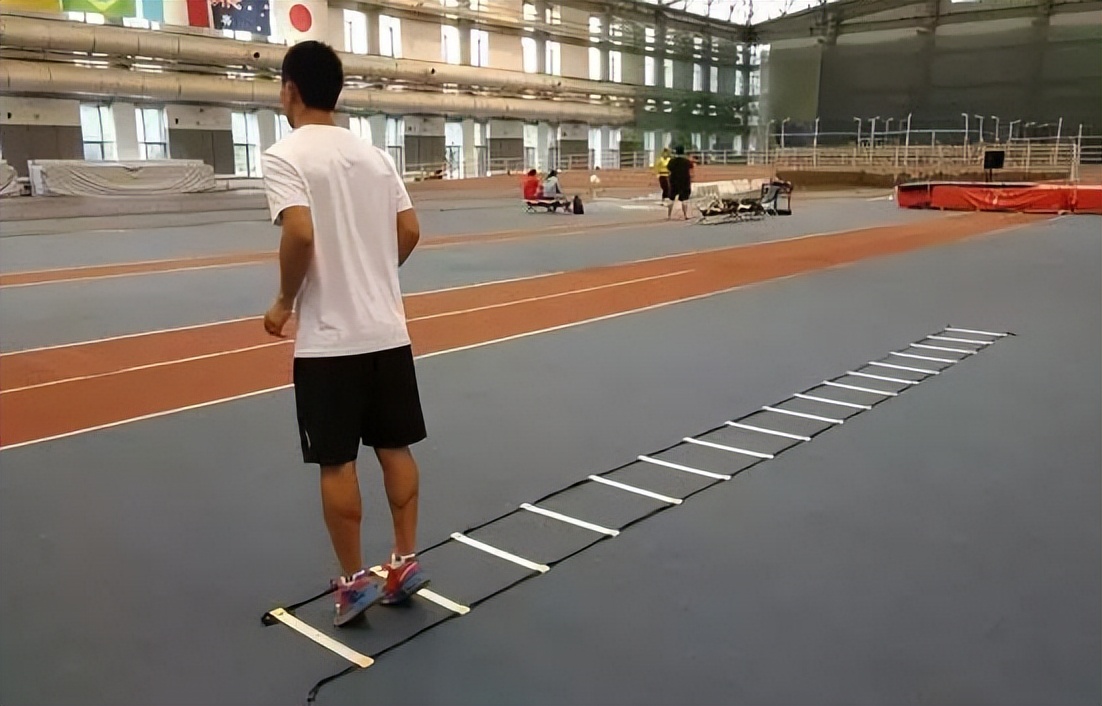 羽毛球专项灵敏步伐训练,羽毛球专项灵敏步法训练