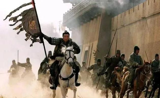 古代战争第一排士兵必死,古代为什么打仗不顾生死冲最前面