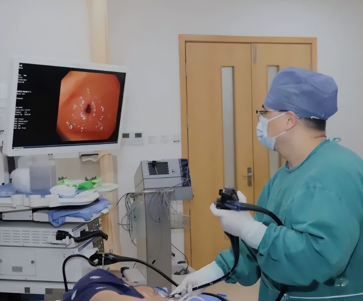 无痛胃镜和普通胃镜的区别有什么,无痛胃镜和普通胃镜区别在哪