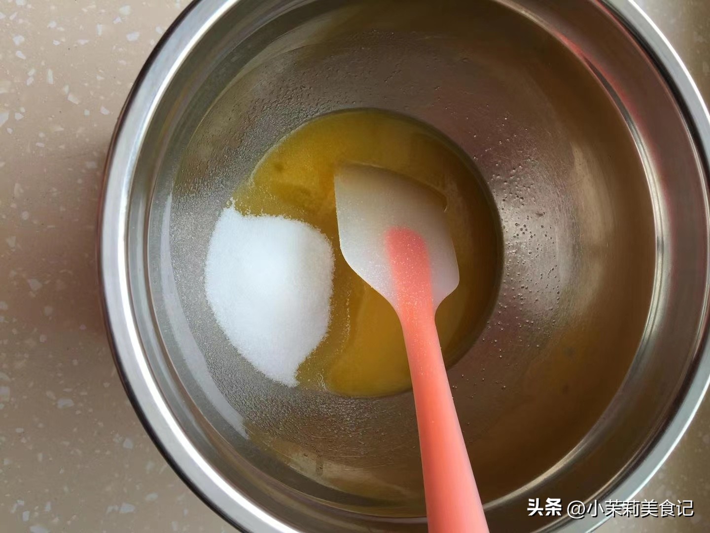黑芝麻是不是高钙食物,补钙是白芝麻好还是牛奶好