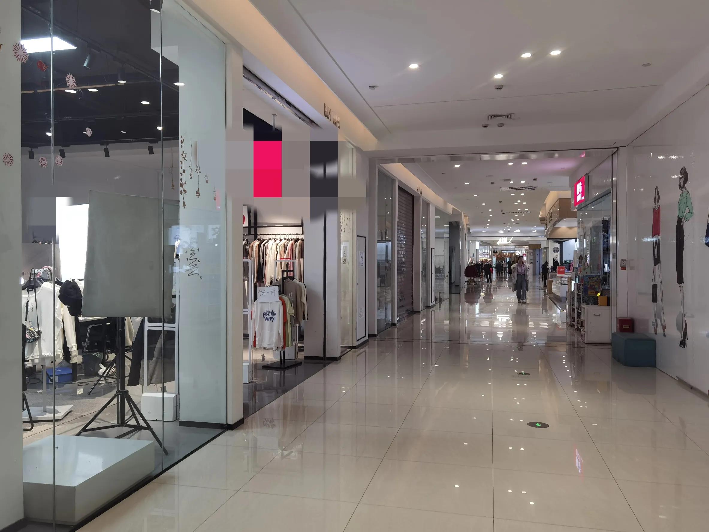 朋友说傻？外行看不懂！我在杭州商场一楼租了100方搞直播