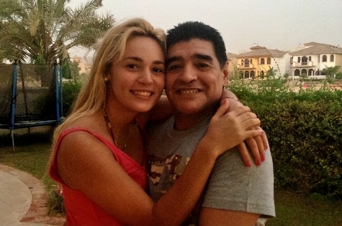 马拉多纳感情,马拉多纳感情史