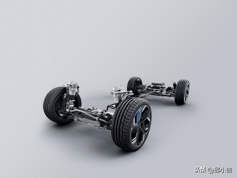 30万级“卷王”发力!极氪001推“产品力免费升级”权益