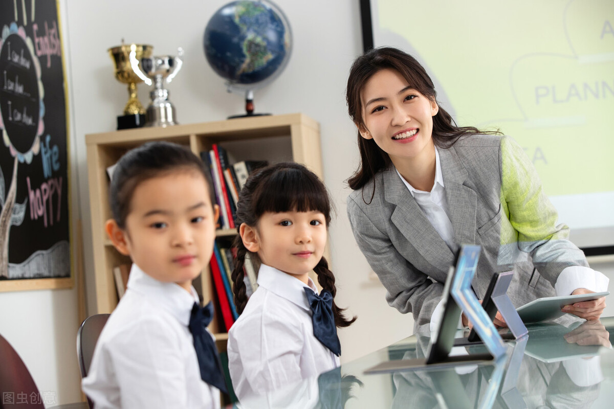 女生是学会计专业还是师范专业好,女生师范专业和男生什么专业配