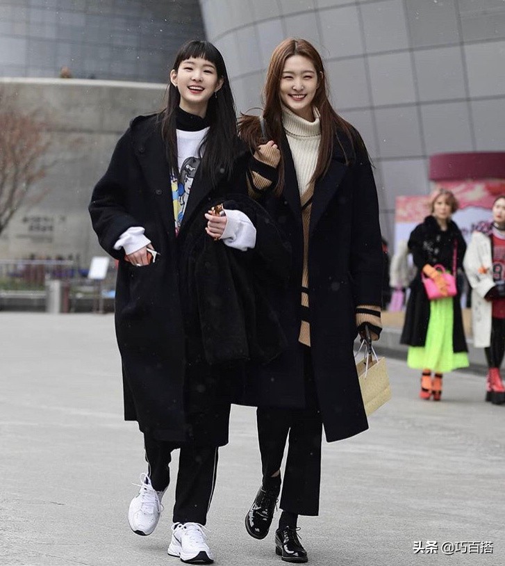 2020韩国街头简约穿搭街拍,韩国街拍穿搭夏季小个子