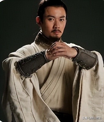 阐述长篇小说三国演义的艺术成就,三国演义的文学风格