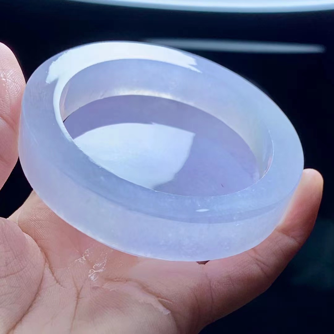 翡翠手镯不要乱戴,翡翠手串戴左手好还是戴右手好