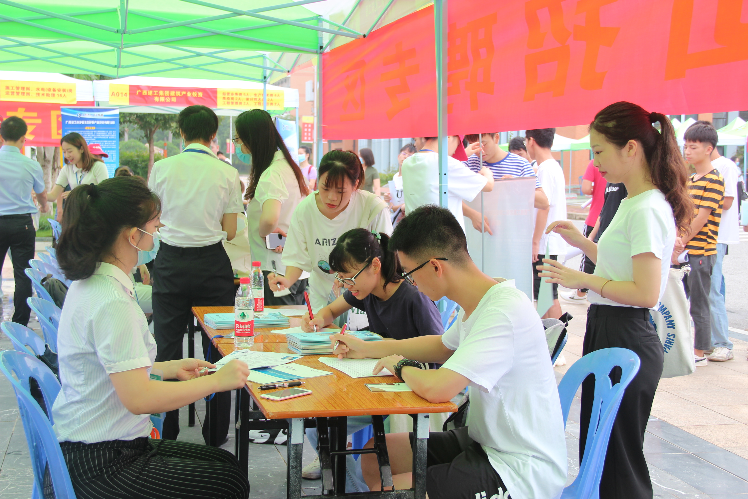 公司招聘面试锦囊技巧,求职招聘技巧第一期面试十大忌