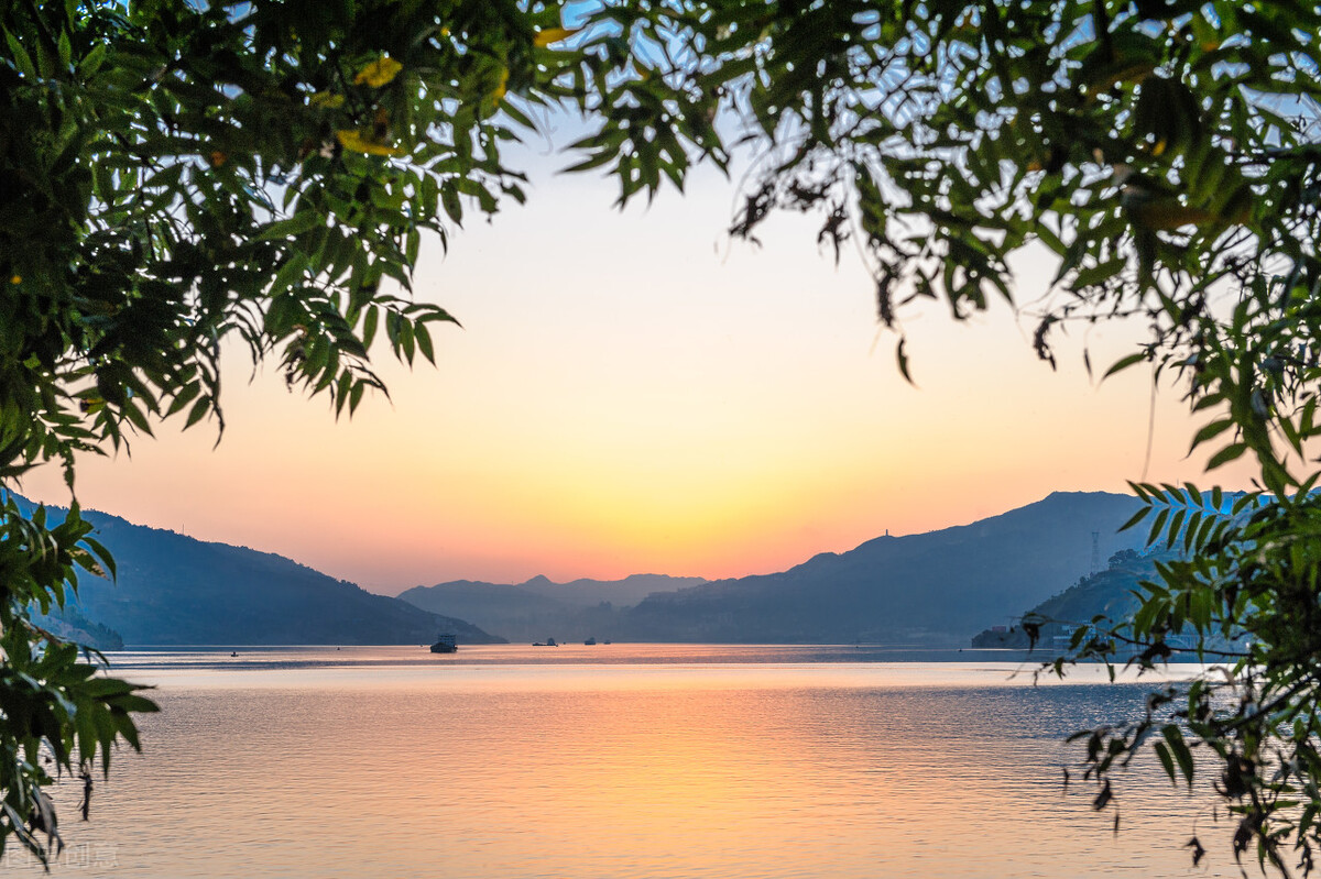 长江游轮豪华游价格,长江豪华游轮价格查询表