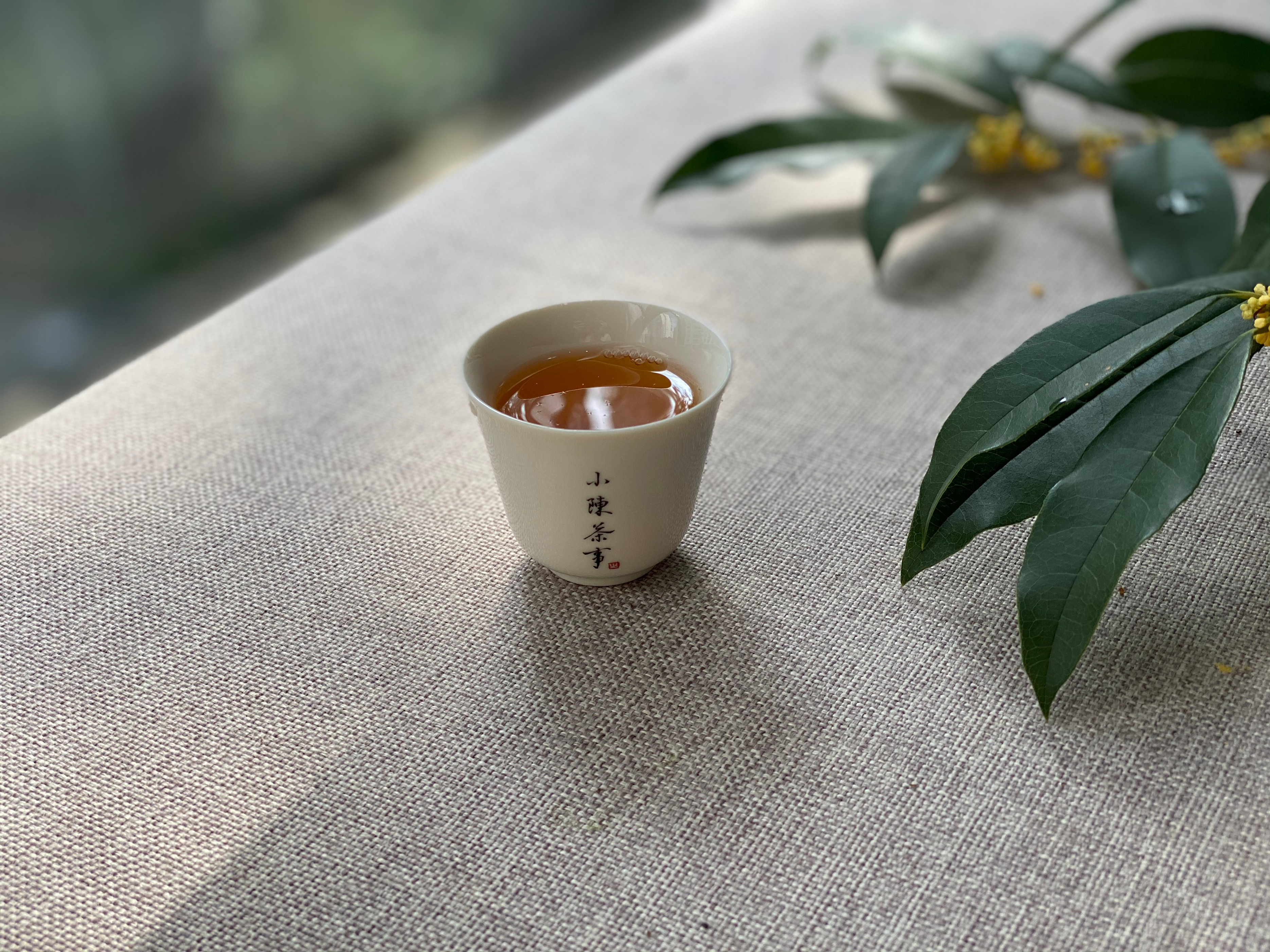 泡红茶用碱性水泡好吗,泡红茶一定要用玻璃杯吗