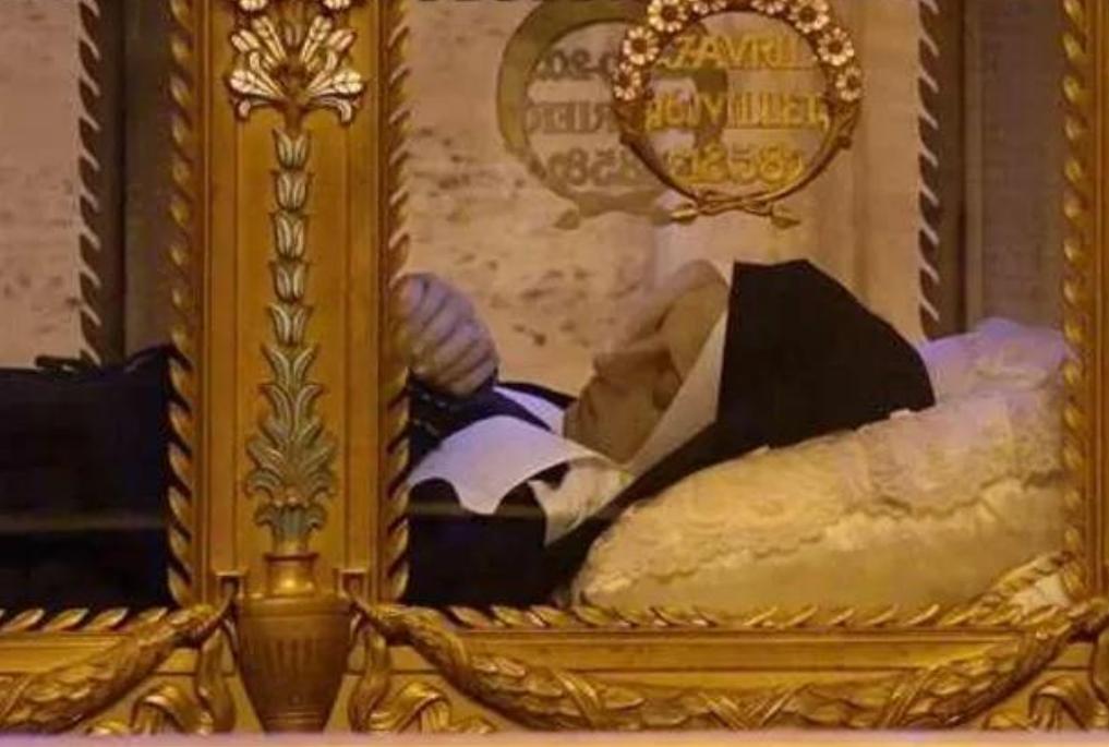 娉曞浗鍦ｅコ鑲夎韩涓轰綍鐧惧勾涓嶈厫,娉曞浗鍦ｅコ姝诲悗瀹归涓嶈厫