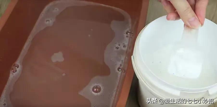 不用再买蟑螂药了教你一招,灭蟑螂的小妙招别再用蟑螂药了