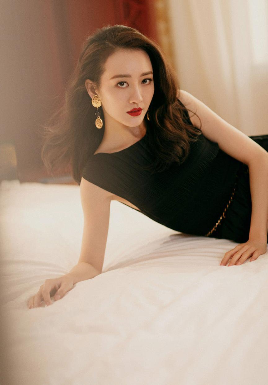 明星也逃不开的容貌焦虑：女星卸妆前后对比，自信的人才最美丽