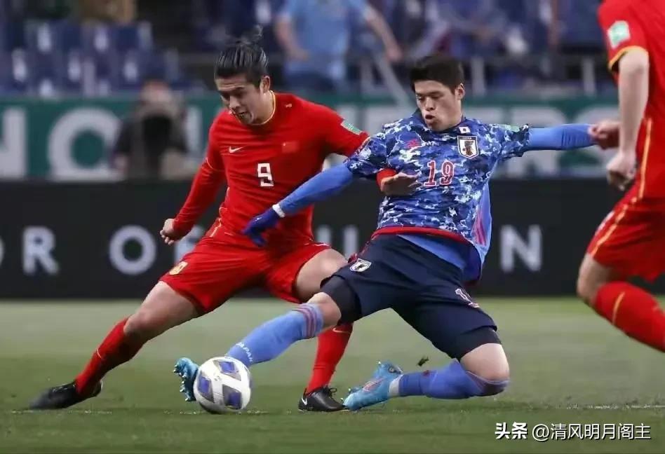 日本球员英超绝杀球映射中日足球发展两个极端，中国男足继续折腾