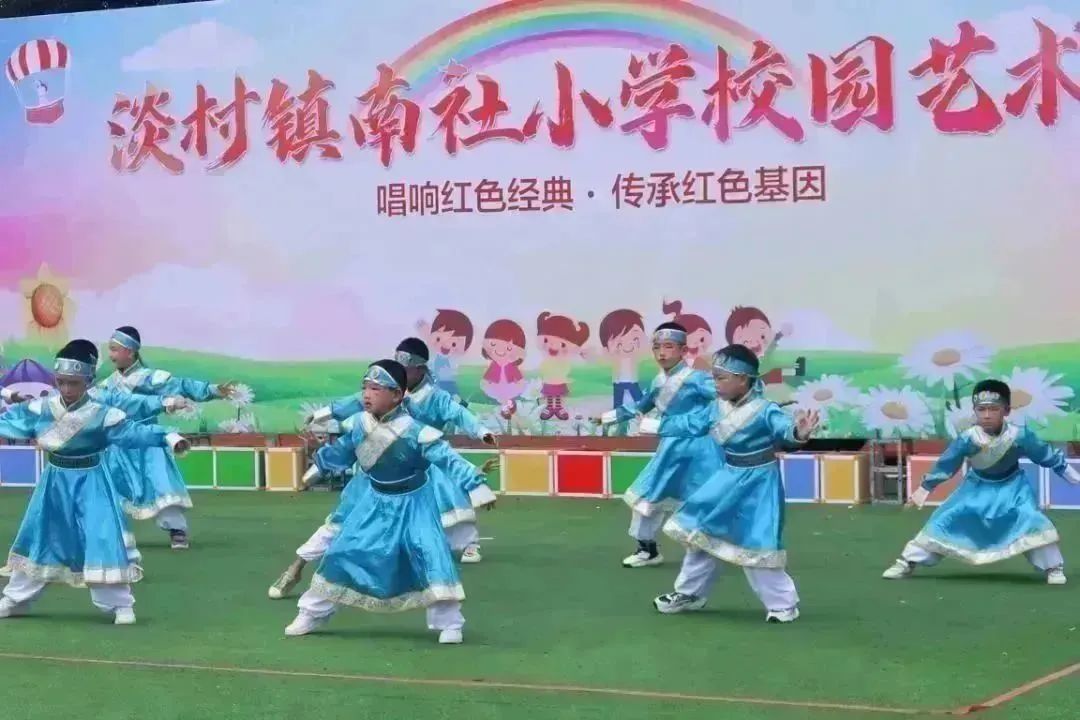 学习二十大，争做好队员|富平县各级少先队组织开展少先队员入队仪式暨庆“六一”文艺汇演主题活动