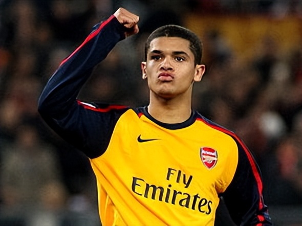 2002年世界杯巴西埃德米尔森,巴西队5号埃德米尔森