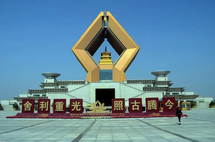 中国最赚钱十座寺庙，少林寺上榜！和尚们富得流油，看完你想出家