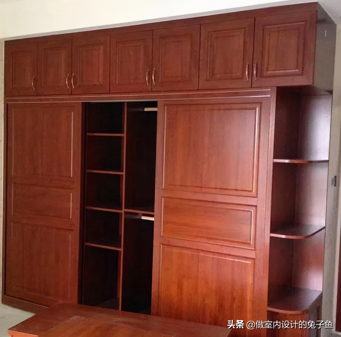 没吊顶衣柜怎么做到顶,衣柜没做到顶怎么解决