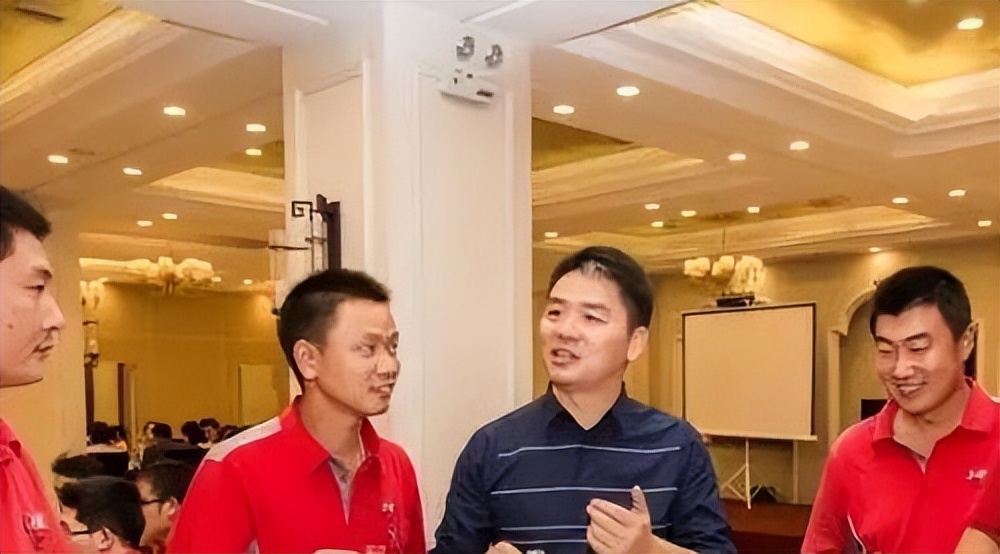 京东001号快递员金宜财:死心塌地送快递12年,刘强东给了他什么