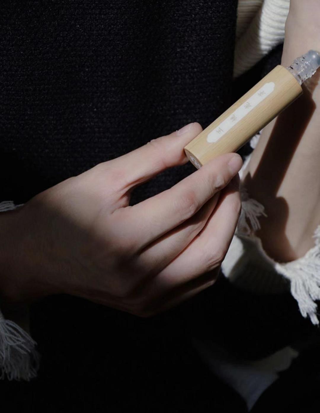 适合秋冬平价香水持久留香中性,七夕礼物香水简约好闻