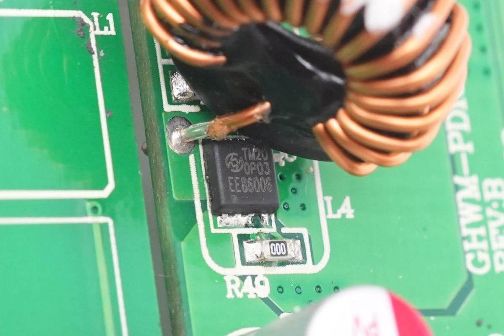 哈曼卡顿infinitylab65w,哈曼卡顿琥珀便携版充电器