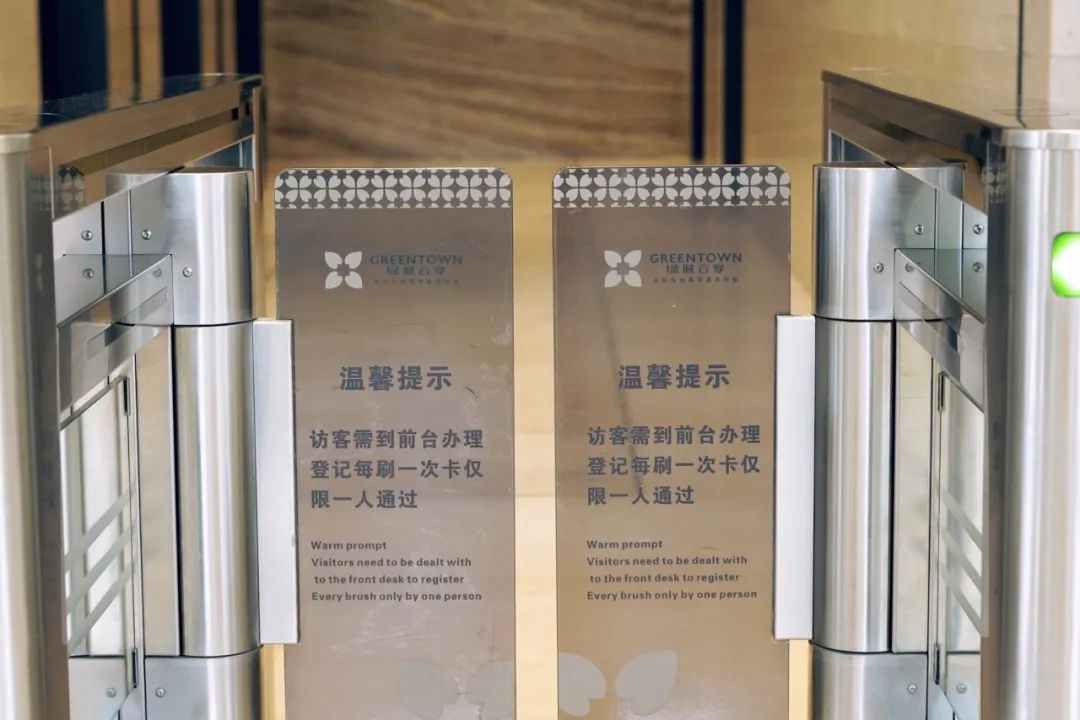 天鹅湖畔小区到百利中心怎么走,百利中心滨湖