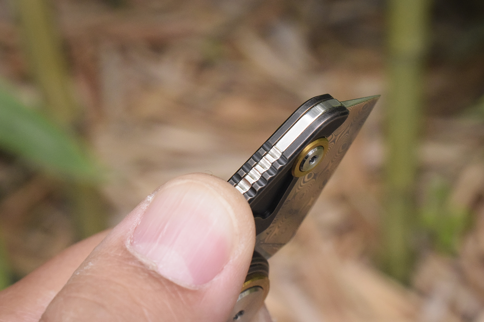 浓浓机甲风，把玩实用两相宜！三刃木大马士革挂脖*刀折**体验