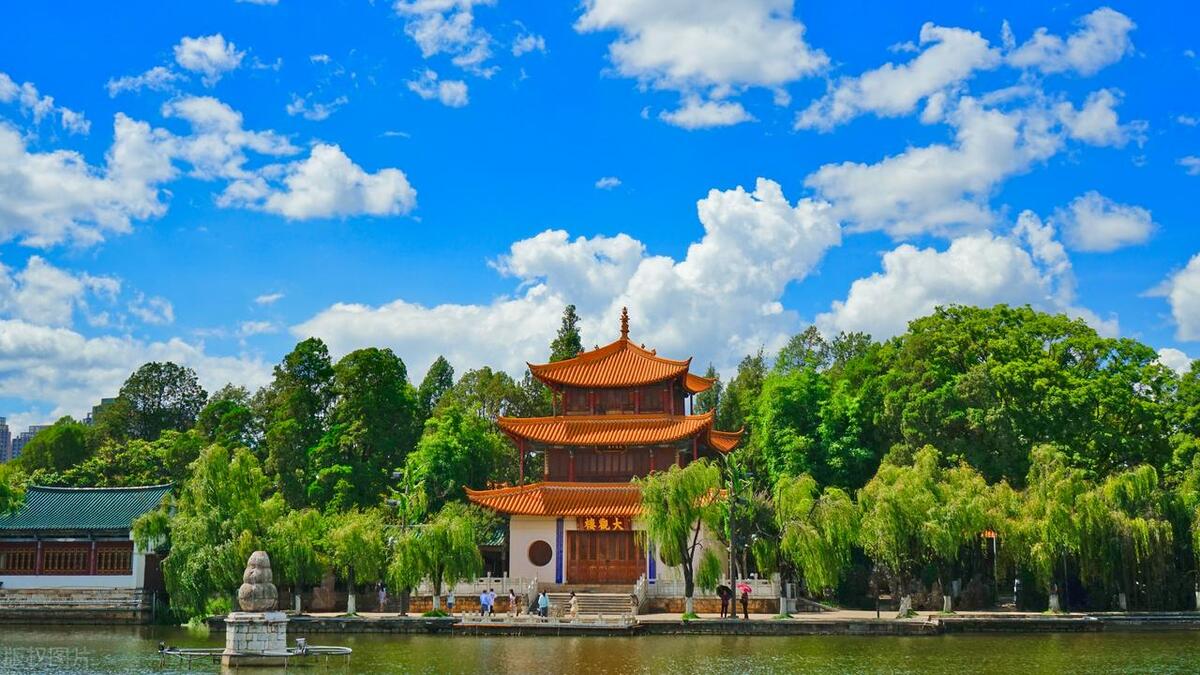 暑假想去云南旅游怎么避开高峰期,暑假带家人孩子去云南旅游线路