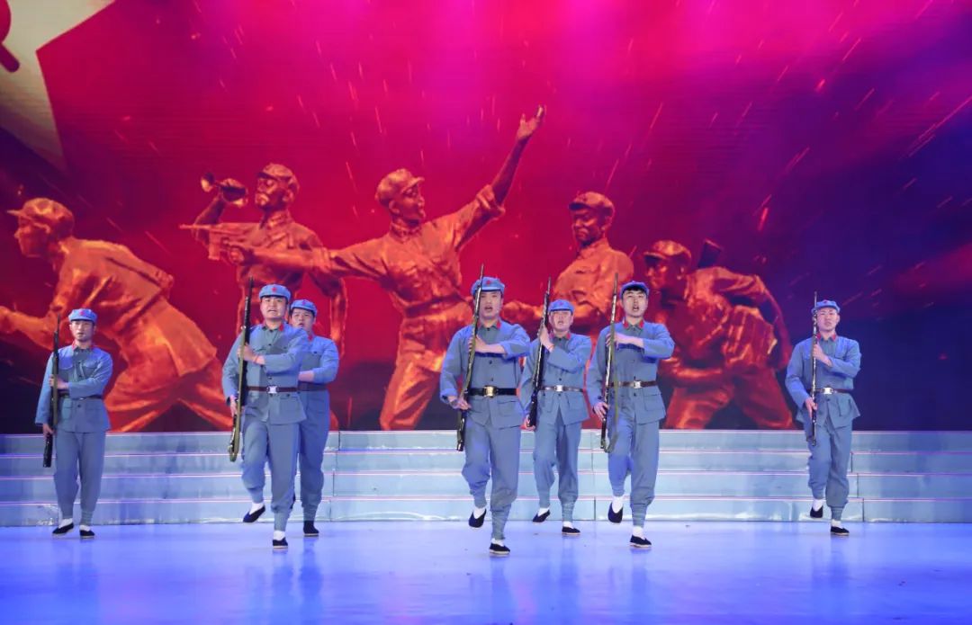 奋进新征程海化*党**旗红——山东海化集团举行庆祝中国*产党共**成立102周年职工文艺演出