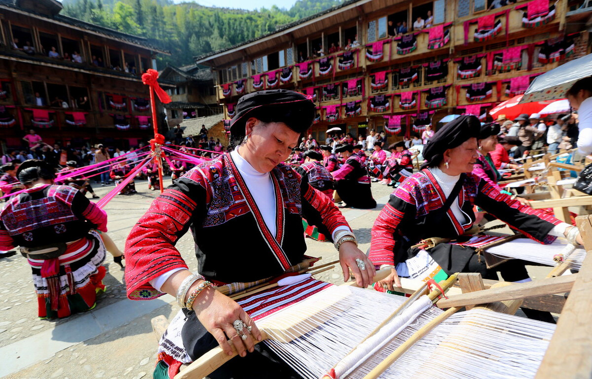 中国长发村女人剪长发视频,吉尼斯纪录长发女孩