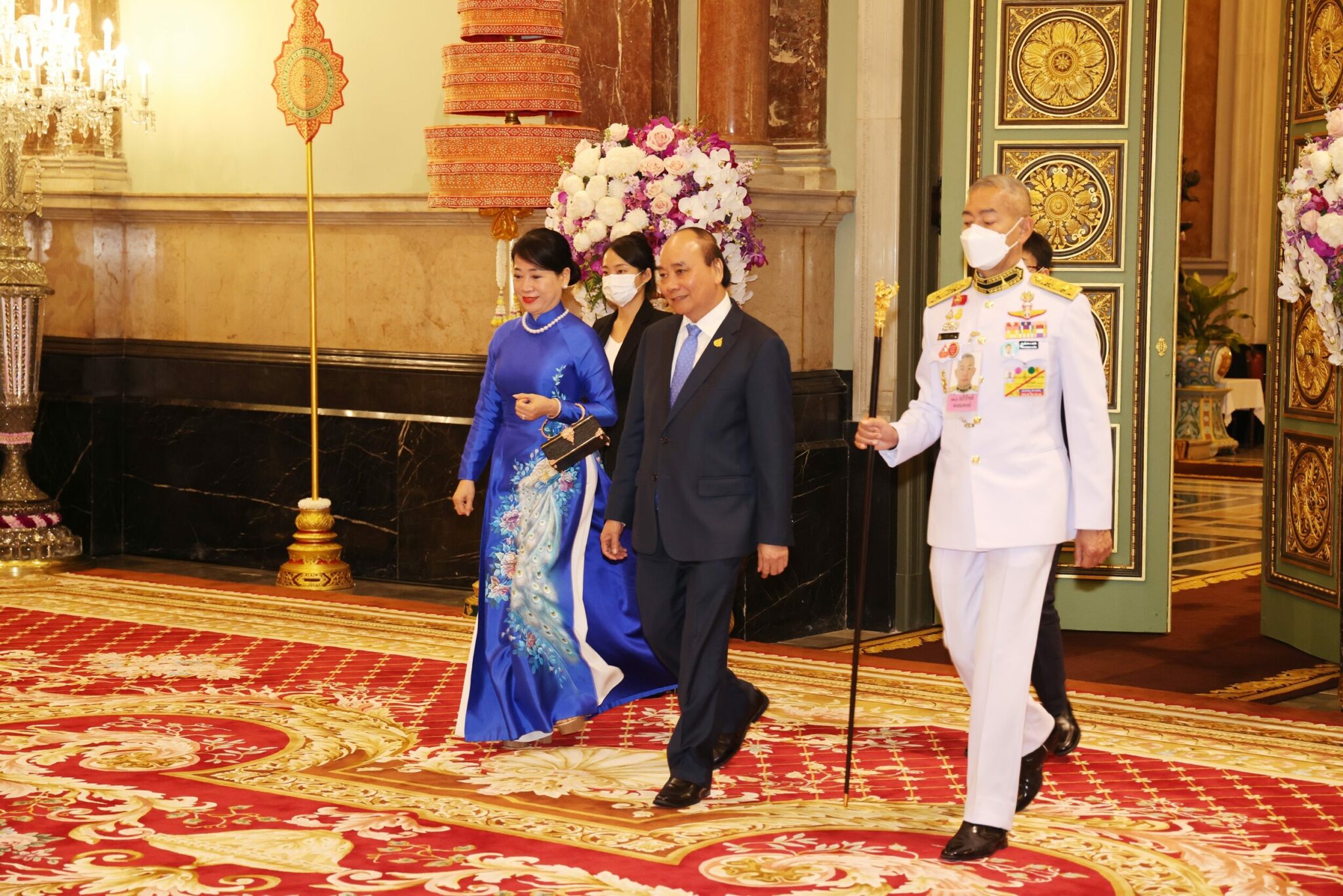 太太团穿什么衣服,日本和服vs旗袍